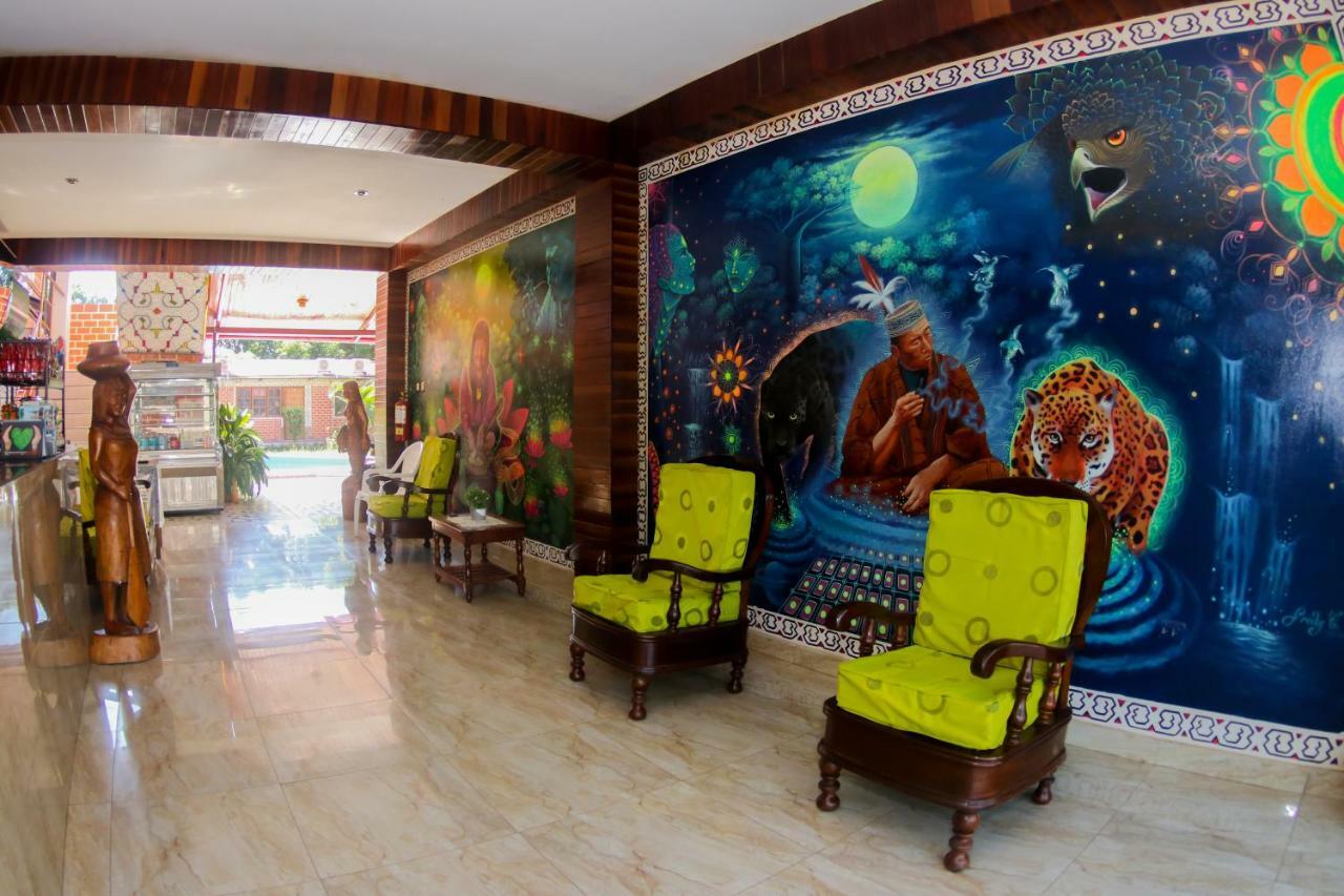 Gran Hotel Gusbet Pucallpa Exteriör bild