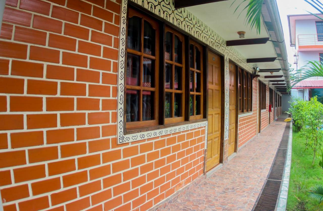 Gran Hotel Gusbet Pucallpa Exteriör bild